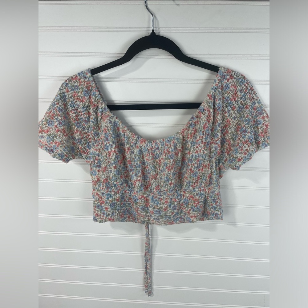 American Eagle Floral Puff Sleeve Keyhole Tie Front Crop Top Small Womens GUC - Picture 4 of 9